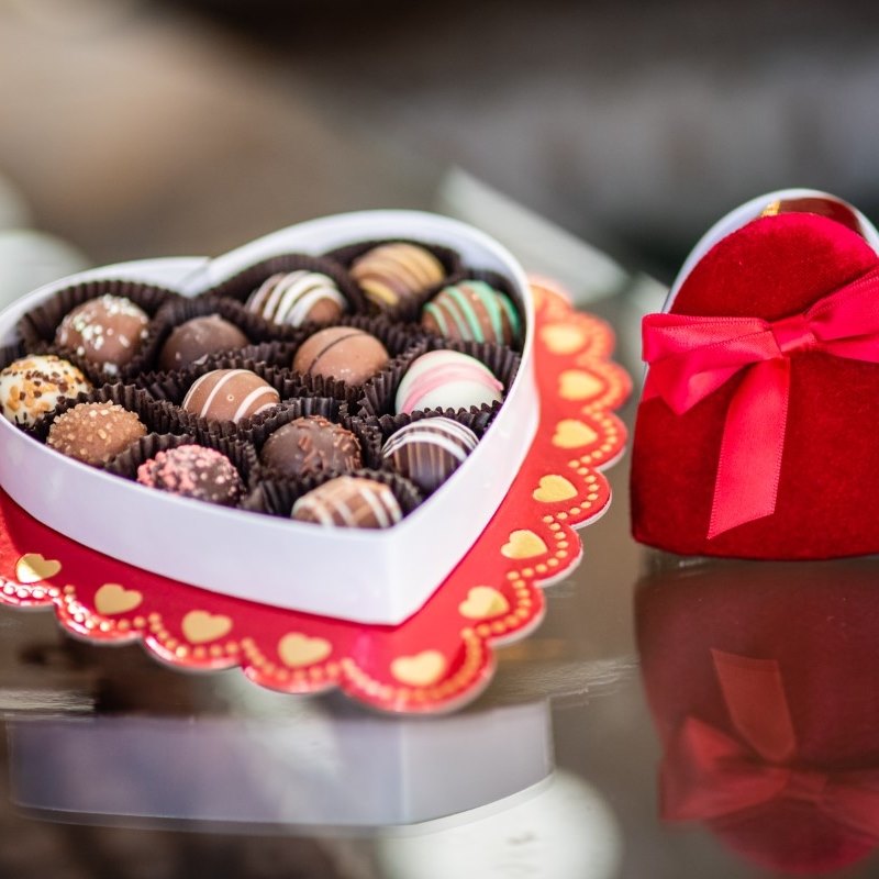 Valentine chocolate box online